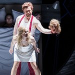 _Frau_ in Alfred Schnittkes _Leben mit einem Idioten_, Stadttheater Gießen, Bernd Könnes als _Wowa_